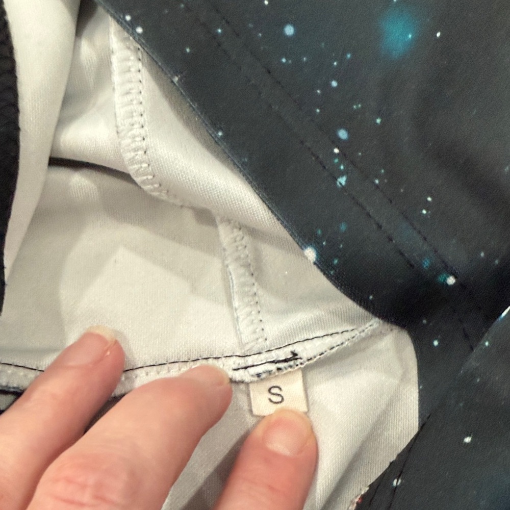 Among Us Black hoodie - Picture 3 of 7